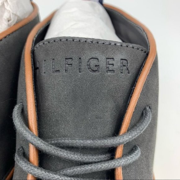 Tommy Hilfiger Men Morven2 Faux-Leather Chukka - Picture 11 of 13